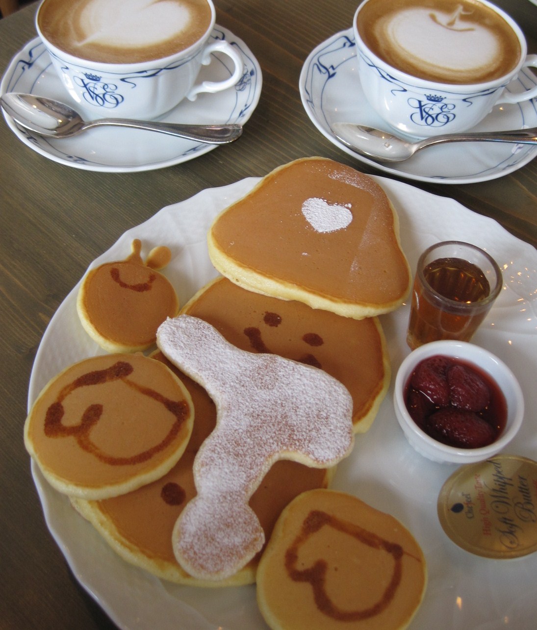 ホワイトデーに苺のマカロンを♪ @Cafe Le Petit Nid 3_f0236260_1940211.jpg