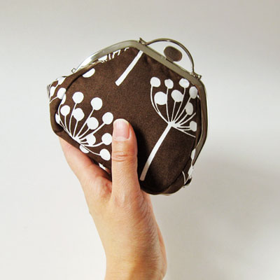 Chocolate flowers apron & pouches_d0011990_2445675.jpg