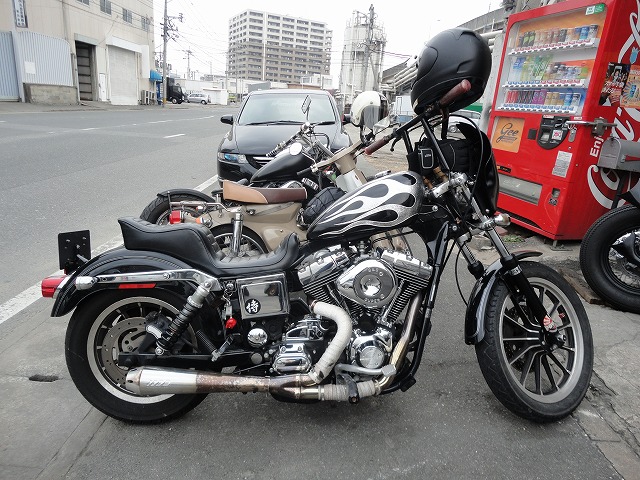 2005FXDL GasTank完成!!_a0110720_1764232.jpg