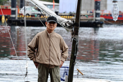 「１枚の写真」 高倉健：「戦後の日本が蓄積してきた経済や社会のシステムがパンクした瞬間でした。」_e0171614_11551680.jpg
