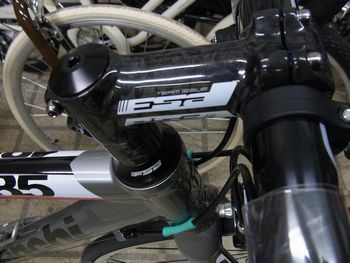 ビアンキ 1885 ロードバイク入荷”_e0140354_18414891.jpg