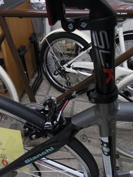 ビアンキ 1885 ロードバイク入荷”_e0140354_18424360.jpg