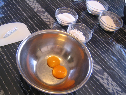 ④食べられるケーキ作り♪ Cream_b0187479_0340100.jpg
