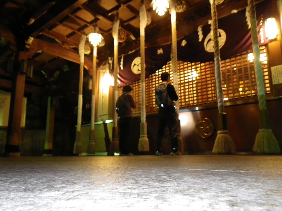 12.03.16(金) 夜ミクラに行くみくら_a0062810_1111363.jpg