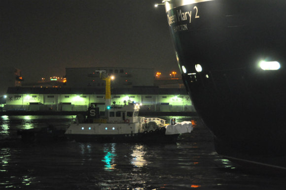 クイーンメリー2 大阪入港2012_e0158925_9575993.jpg
