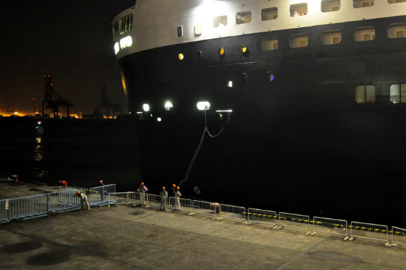 クイーンメリー2 大阪入港2012_e0158925_9594370.jpg