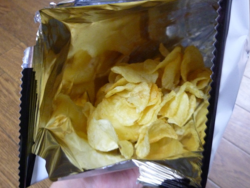 釜揚げポテトチップス しお味@ローソンストア100_c0152767_1883768.jpg