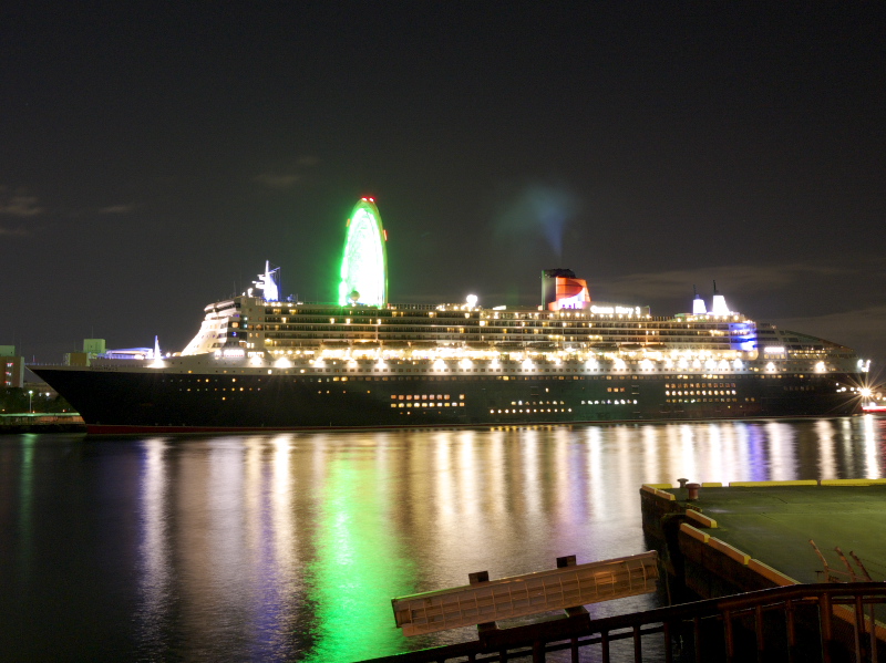 Queen Mary 2_d0217053_0281857.jpg