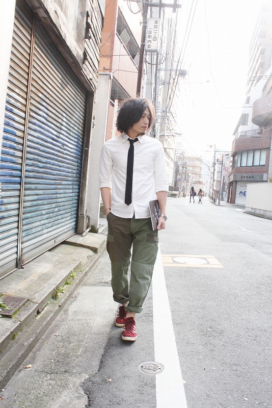 ”WHITE”SHIRT＋”CARGO”PANTS_f0212574_18591497.jpg