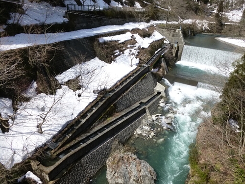 坂内川へ_c0113733_23183861.jpg