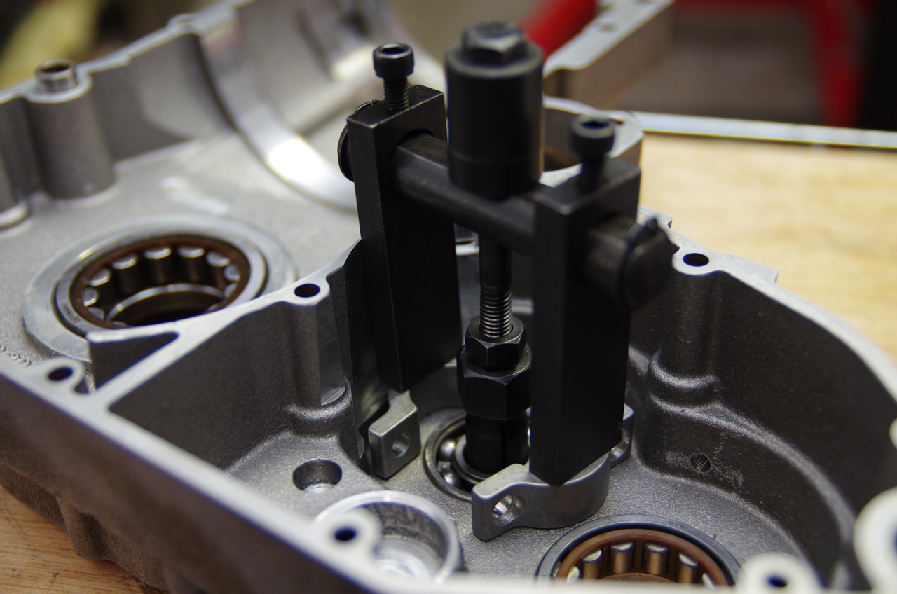 KMレーシング エンジンベアリング交換ツール アダプター付き mqdefault.jpg