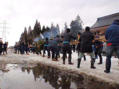 五穀豊穣願う舟引き祭り_a0096989_2221474.jpg