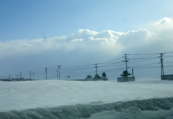 春だというのに吹雪のドライブ♪_a0136293_1946548.jpg