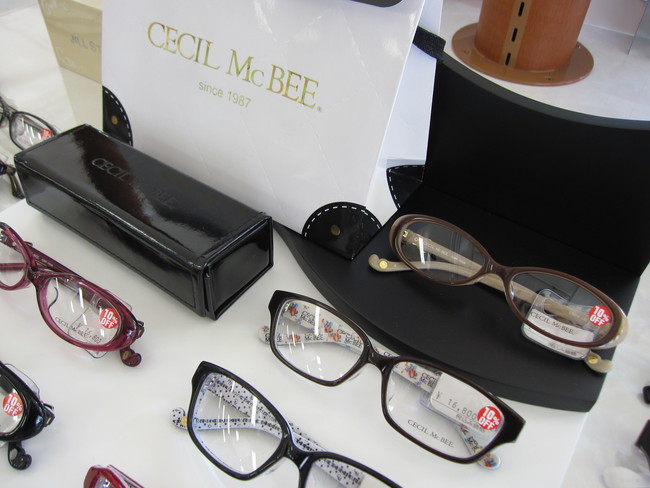 ★CECIL McBEE★_a0152245_1725073.jpg