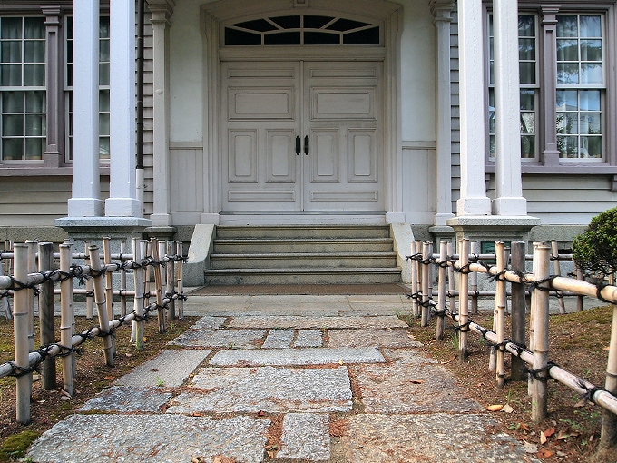 旧香川県尋常中学校丸亀分校本館（丸亀高校記念館）_f0116479_1811412.jpg