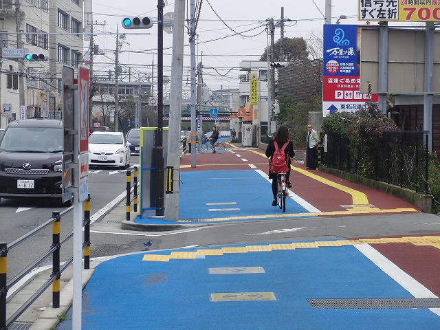 整備が進む自転車道と、それに関する大きな疑問_f0141310_893099.jpg