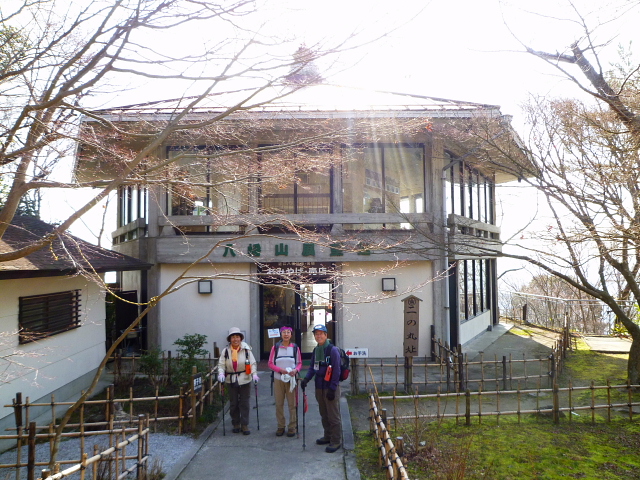 近江八幡　鶴翼山（八幡山）271.7M に登る_d0170615_21355117.jpg