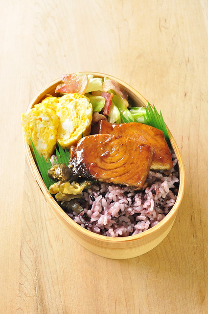 カジキの照り焼き弁当_b0171098_815331.jpg