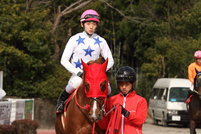 2012年3月20日(火) 高知競馬 5R JRA交流競走 はりまや盃 B以下 その1_a0077663_7482761.jpg