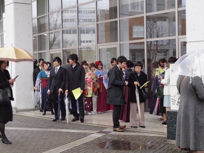 広島市立大学の卒業式と学位授与式 ゆきだより 日々つれづれ