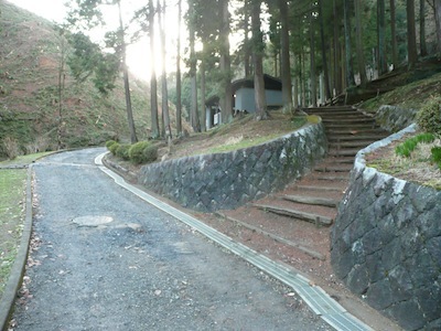 気になる事は確かめたい。（高水山トレイルスタート地点）_e0156534_2052992.jpg