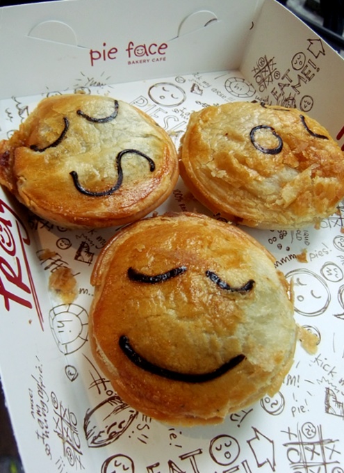 ニューヨークに登場したニコニコ笑顔のパイ・ベーカリー、Pie Face_b0007805_2245586.jpg