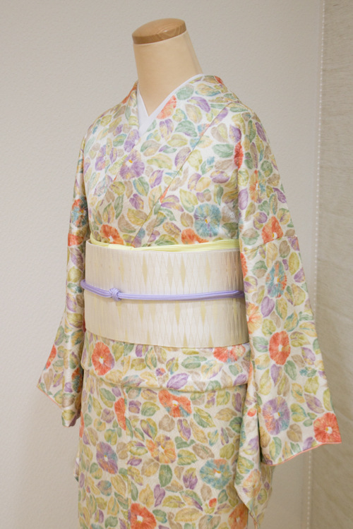 絞りの花柄小紋 : くるりnagoyaのスタッフブログ