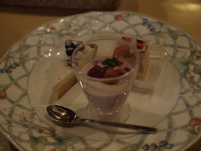 マリーザ五日市で祝賀ランチ_c0116915_0322390.jpg