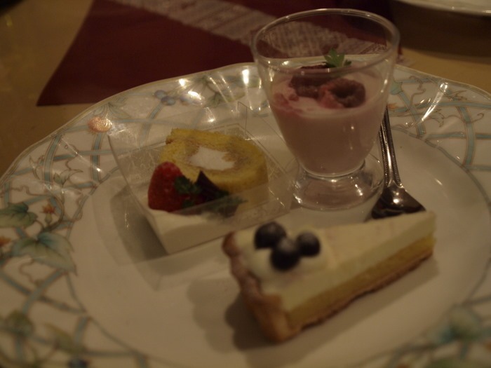マリーザ五日市で祝賀ランチ_c0116915_0323992.jpg