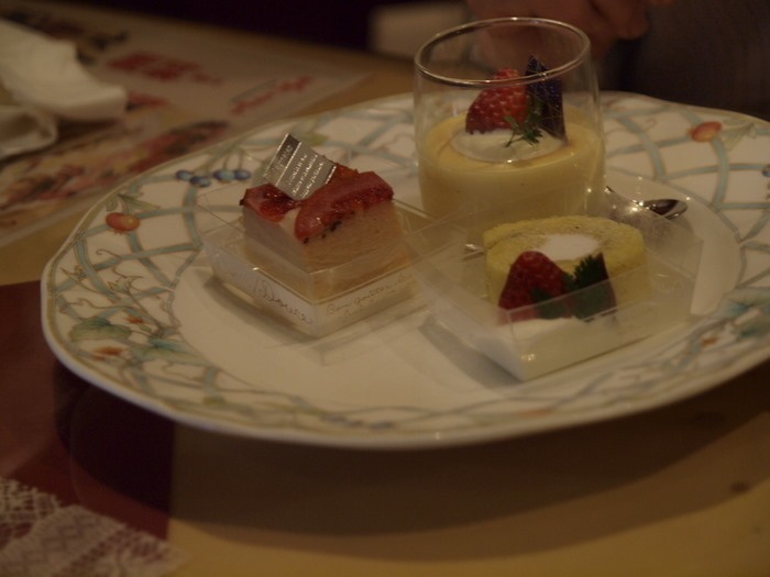 マリーザ五日市で祝賀ランチ_c0116915_0325844.jpg