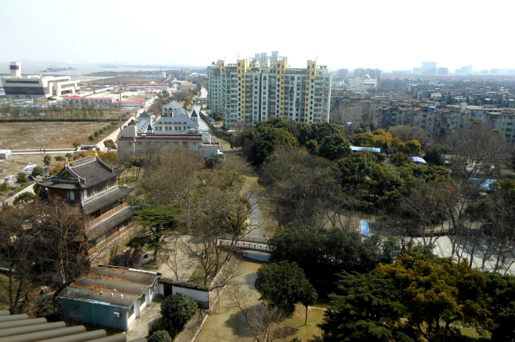 1670)②上海旅行　「長江編②　長江を見る」 _f0126829_18343436.jpg