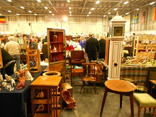 巨大アンティークマーケットへGo ! ～ Peterborough Festival of Antiques 2012_d0086041_2333240.jpg