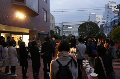 多摩美術大学大学院グラフィックデザイン領域 イラストレーションスタディーズ修了制作展2012開催中です _f0171840_1562230.jpg