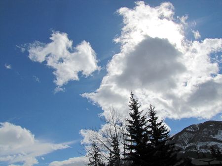 今日27日のバンフの『雲風景』など〜・・・_b0051109_9495659.jpg