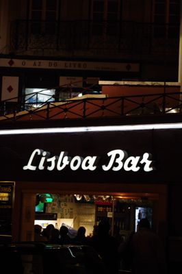 リスボンの旅 その2〜夜も美しい街_e0114020_146513.jpg