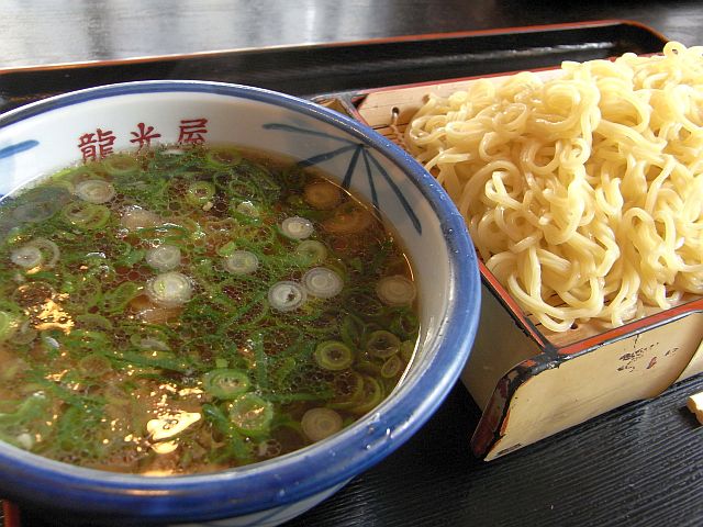 「龍光屋」でつけ麺_e0220163_18254081.jpg