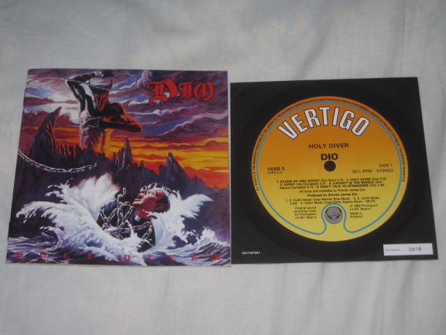 DIO / HOLY DIVER ~ DELUXE EDITON ~ 紙ジャケ_b0042308_1640092.jpg