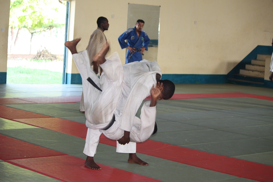 Training CAMP for 33rd Africa judo Championship 　　　～アフリカ柔道選手権大会に向けて～_a0088841_1531363.jpg