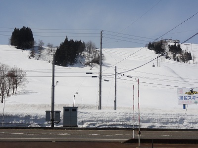 旧浦佐スキー場の雪上車_a0084753_1319233.jpg