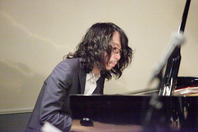 3月12日のライブ写真。_c0199361_1322566.jpg