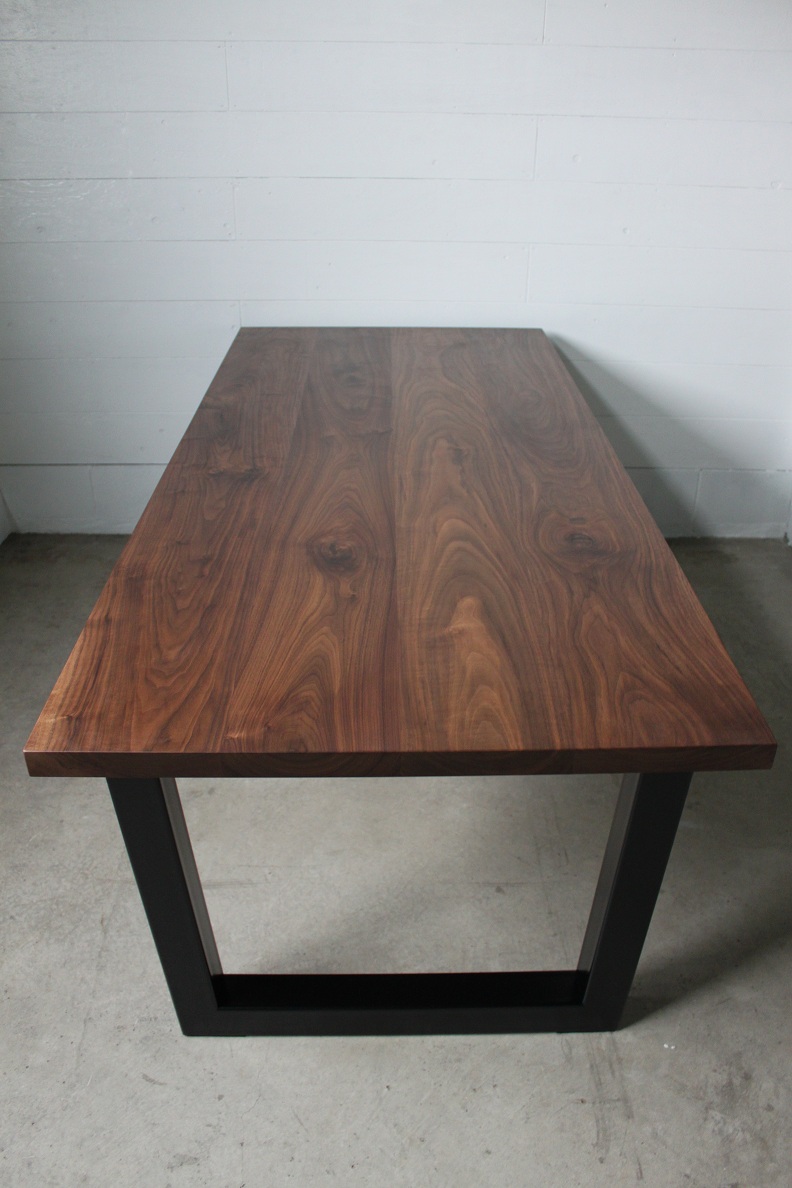 “V” DINING TABLE_c0146581_13572777.jpg