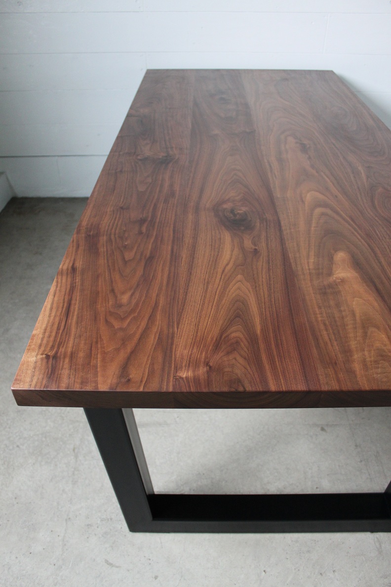 “V” DINING TABLE_c0146581_13582095.jpg