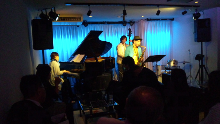 土曜日 3月の締めの今日のlive_b0115606_12561411.jpg