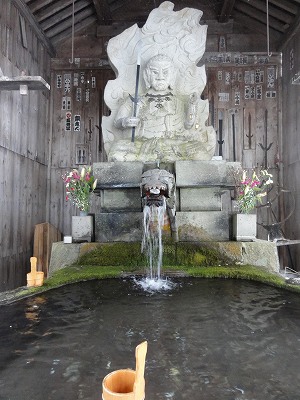 大雨の毘沙門様_a0084753_16165518.jpg