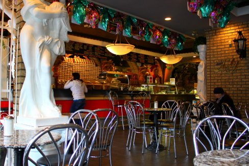 Caffe Calabria@Commercial Dr._d0129786_1555184.jpg