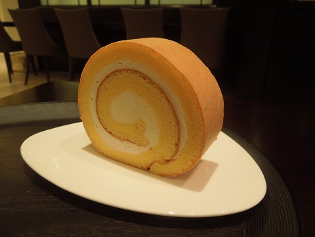 念願のロールケーキ♪ ~ミディ・アプレミディ(京都)~_c0235725_17454364.jpg