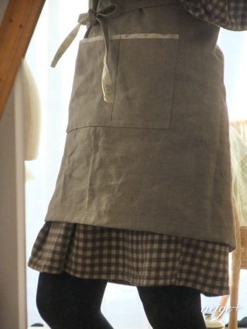 大人可愛いリネンのショート丈カフェエプロン♪_f0023333_21474615.jpg