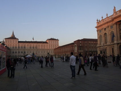 キノコのサラダ ☆ パラッツォ レアーレ Palazzo Reale_b0246303_2353730.jpg