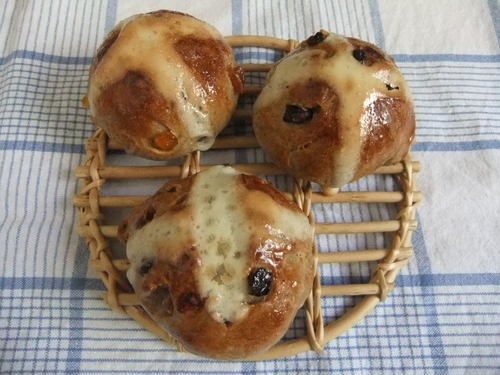 イギリス菓子 レシピ ホット クロス バン Hot Cross Buns イギリスの食 イギリスの料理 菓子 イギリス菓子 レシピ ホット クロス バン Hot Cross Buns イギリスの食 イギリスの料理 菓子