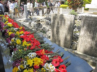 沖縄の旅　その5　平和祈念公園～ひめゆりの塔～旧海軍司令部壕_d0031853_1133518.jpg